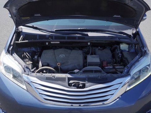 Used 2017 Toyota Sienna Limited Premium image 26