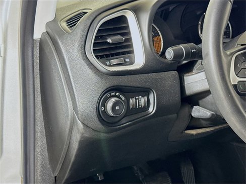 Used 2021 Jeep Renegade Latitude image 8