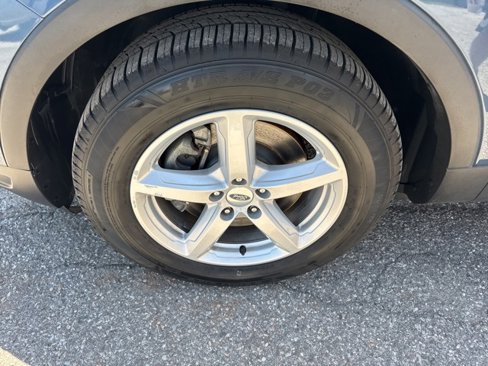 Used 2019 Ford Explorer XLT image 7