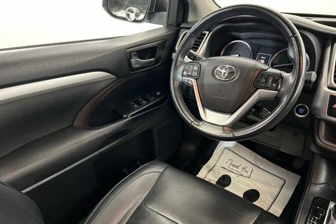 Used 2016 Toyota Highlander XLE image 12