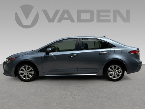 Used 2022 Toyota Corolla LE image 5