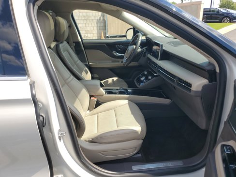 Used 2020 Lincoln Corsair Reserve w/ Equipment Group 201A image 9