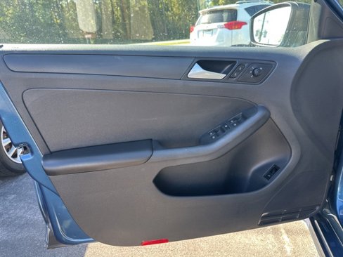 Used 2016 Volkswagen Jetta S image 8