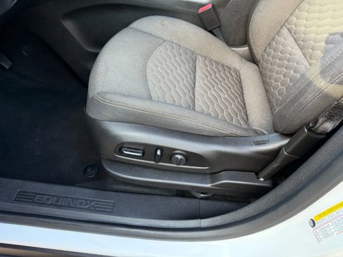 Used 2018 Chevrolet Equinox LT w/ Sun & Infotainment Package image 40
