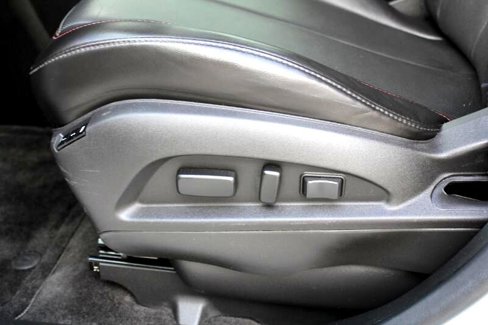 Used 2016 Chevrolet Equinox LTZ w/ Enhanced Convenience Package image 11