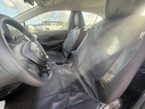 Used 2025 Toyota Corolla LE image 8