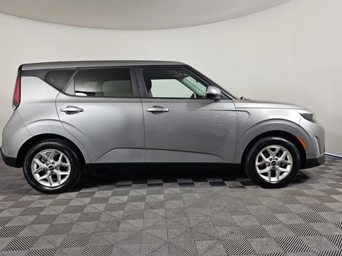 Used 2023 Kia Soul LX w/ Option Group 015 image 7