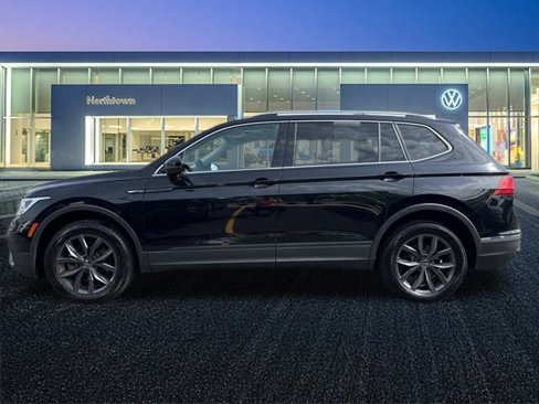 Certified 2022 Volkswagen Tiguan SE image 7