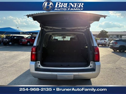 Used 2018 Chevrolet Suburban LT image 24