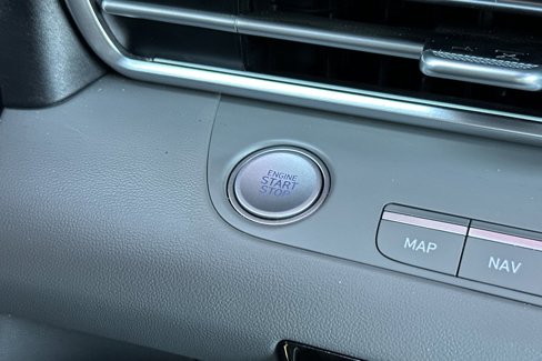 Used 2024 Hyundai Elantra SEL image 22