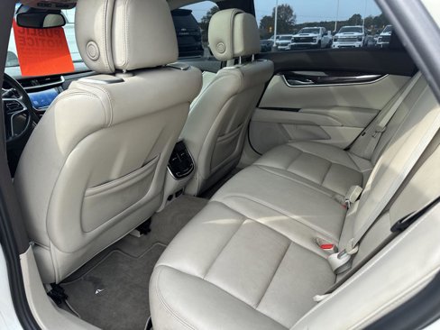 Used 2013 Cadillac XTS Premium image 15