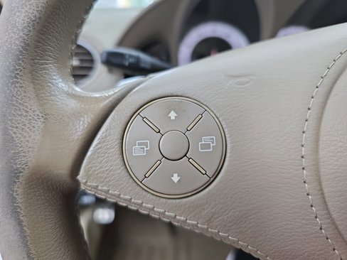 Used 2009 Mercedes-Benz SL 550 image 14