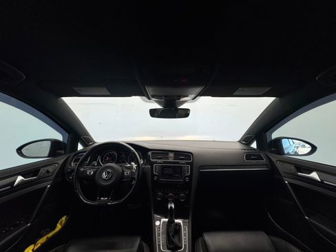 Used 2017 Volkswagen Golf R 4-Door image 19