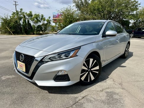 Used 2022 Nissan Altima 2.5 SV image 1