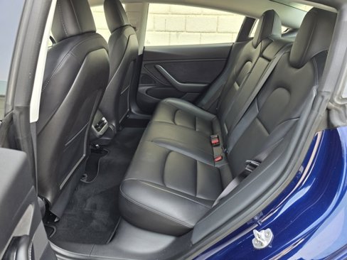 Used 2018 Tesla Model 3 Long Range image 31