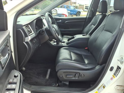 Used 2015 Toyota Highlander Limited image 14