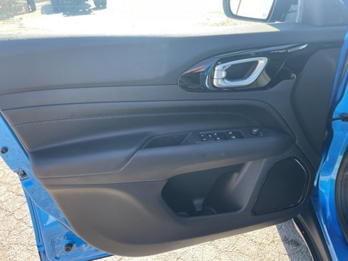 New 2025 Jeep Compass Latitude w/ Altitude Special Edition image 18