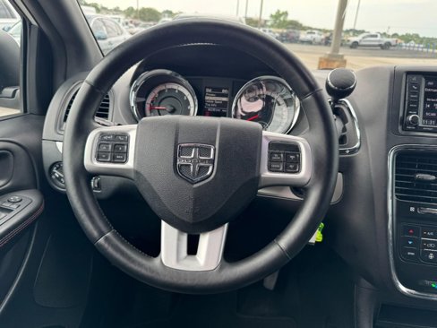 Used 2017 Dodge Grand Caravan GT image 13