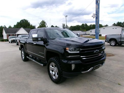 Used 2017 Chevrolet Silverado 1500 LTZ Z71 w/ LTZ Plus Package image 2