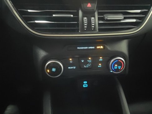 Used 2022 Ford Escape SE w/ SE Sport Appearance Package image 20
