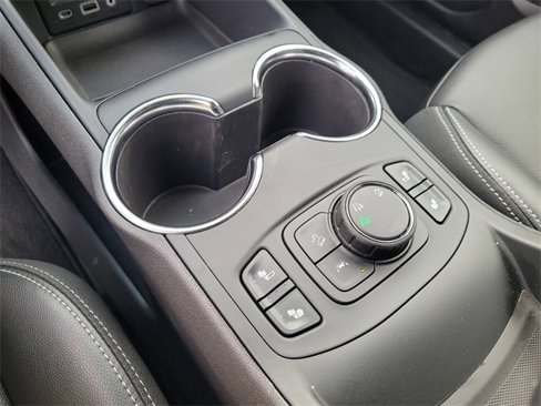 Used 2024 GMC Terrain SLT image 23