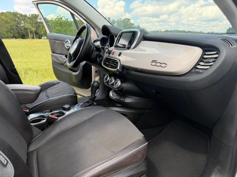 Used 2016 FIAT 500X Lounge image 8