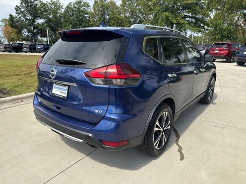 Used 2020 Nissan Rogue SV w/ Premium Package image 10
