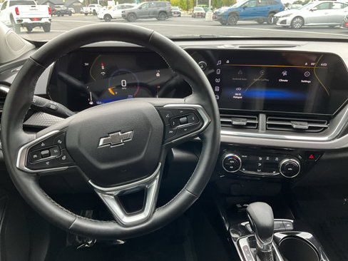 Used 2025 Chevrolet Trax ACTIV w/ Driver Confidence Package image 10