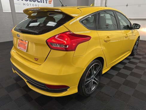 Used 2017 Ford Focus ST image 10