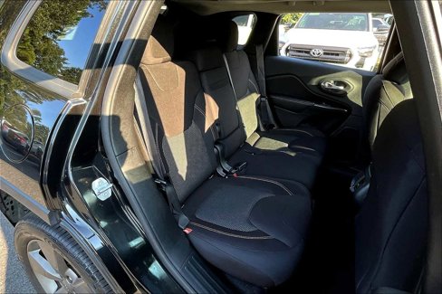 Used 2016 Jeep Cherokee 75th Anniversary image 18