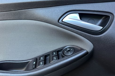 Used 2014 Ford Focus SE image 12