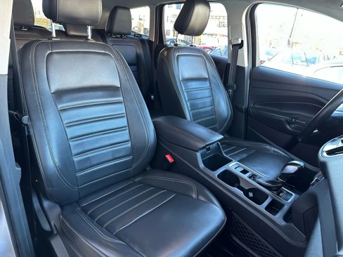 Used 2019 Ford Escape SEL image 16