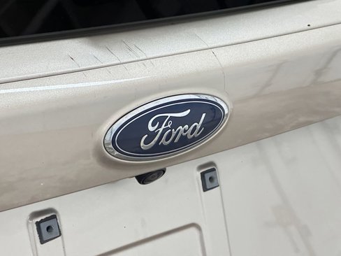 Used 2018 Ford Escape SEL image 16