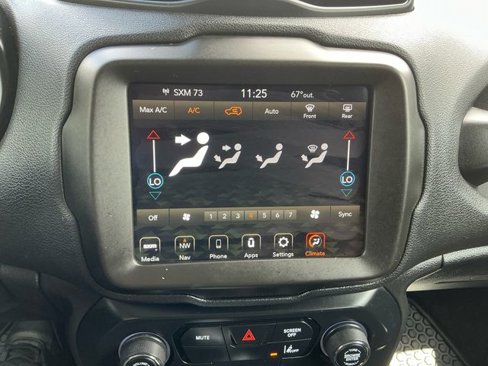 Used 2023 Jeep Renegade Latitude image 22