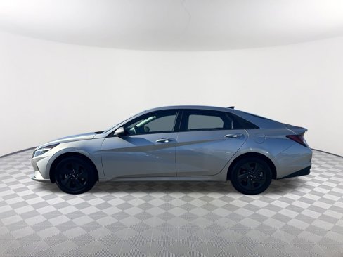 Used 2023 Hyundai Elantra SEL image 11