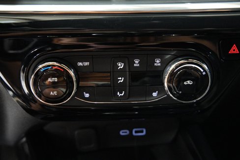 Used 2024 Chevrolet Trax RS w/ Driver Confidence Package image 35