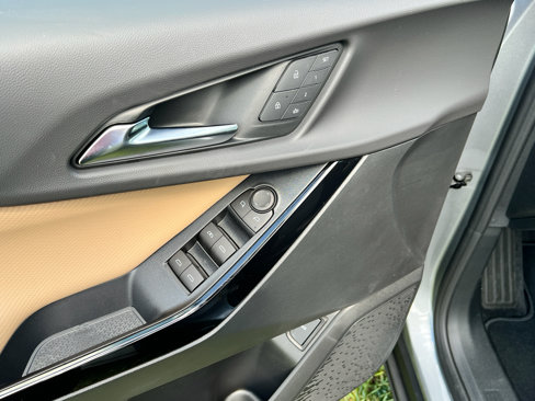 New 2026 Chevrolet Equinox ACTIV w/ Convenience Package III image 21