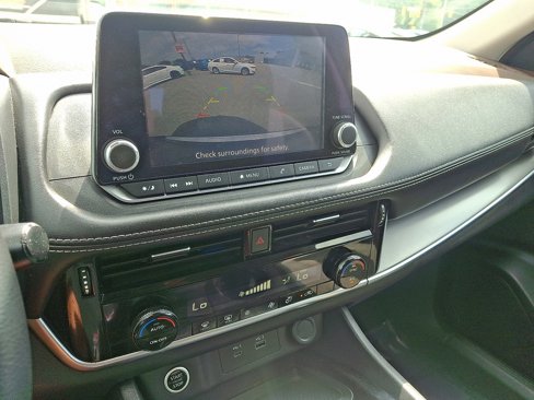 Certified 2023 Nissan Rogue SV image 24
