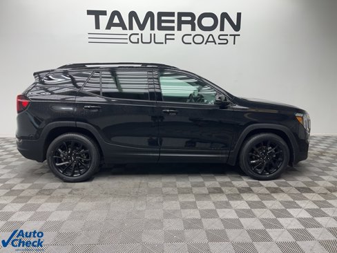 Used 2023 GMC Terrain SLT w/ Elevation Edition image 4