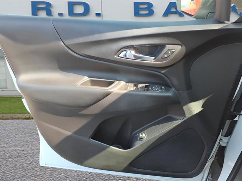 Used 2018 Chevrolet Equinox LT image 20