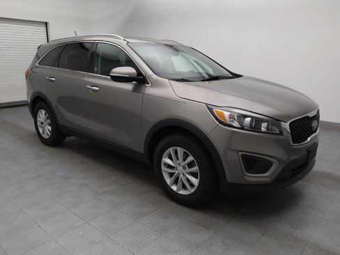 Used 2017 Kia Sorento LX image 11