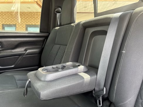 Used 2019 Nissan Titan SV w/ SV Convenience Package image 35