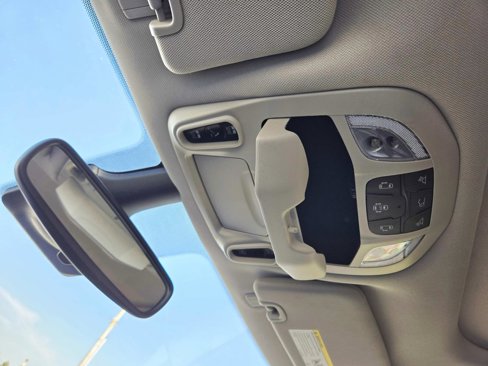 Used 2024 Chrysler Pacifica Touring-L image 37