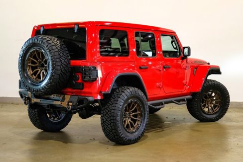 Used 2024 Jeep Wrangler Unlimited Rubicon w/ Technology Group image 6