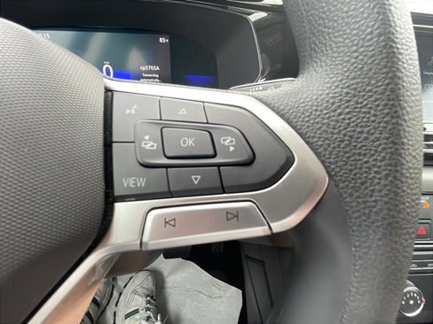 Certified 2022 Volkswagen Taos S image 18