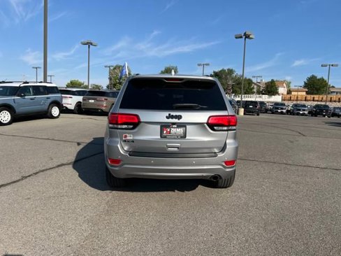 Used 2020 Jeep Grand Cherokee Altitude image 4