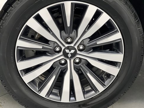 Used 2020 Mitsubishi Outlander SE image 60