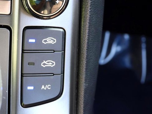 Used 2016 Hyundai Genesis 3.8 image 50