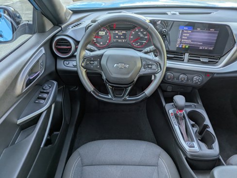 Certified 2025 Chevrolet Trax RS image 16
