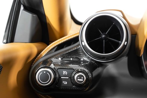Used 2022 Ferrari F8 Tributo image 27